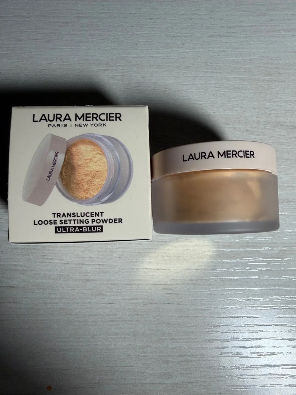 laura mercier Translucent Honey Loose Setting Powder
